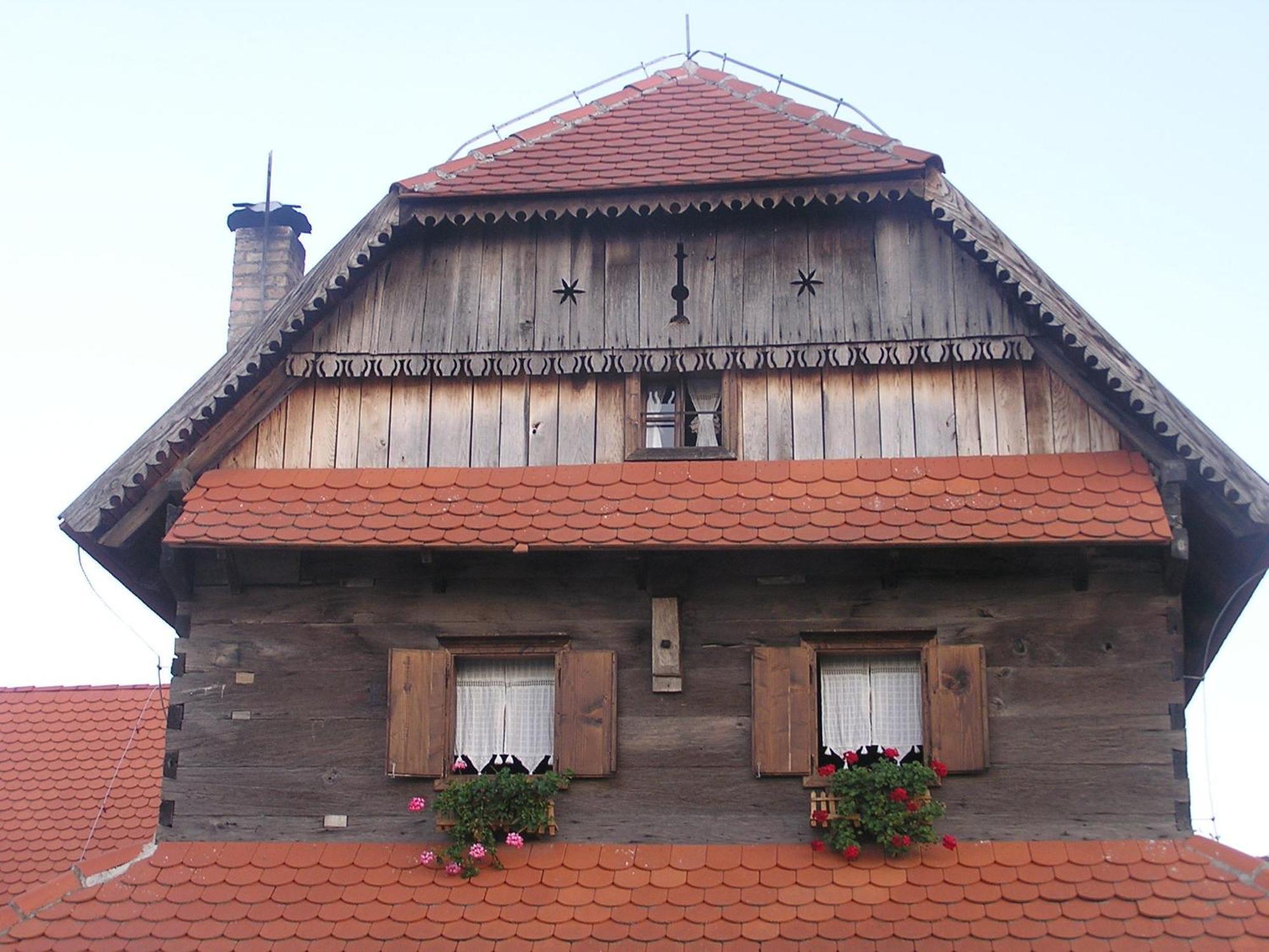 Tradicije Cigoc Hotel Buitenkant foto