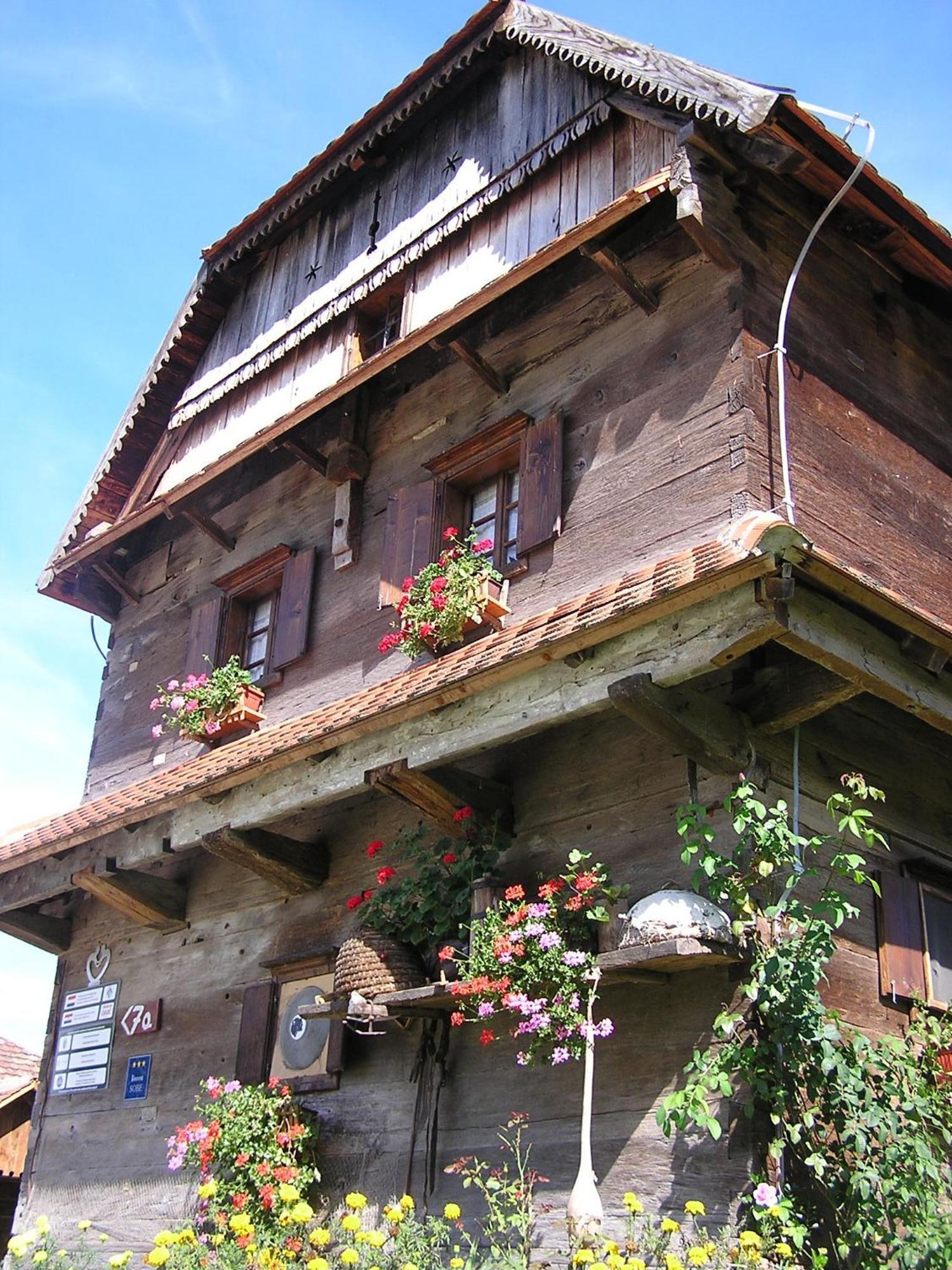 Tradicije Cigoc Hotel Buitenkant foto